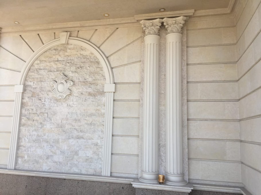 Стена травертин фасад Узб