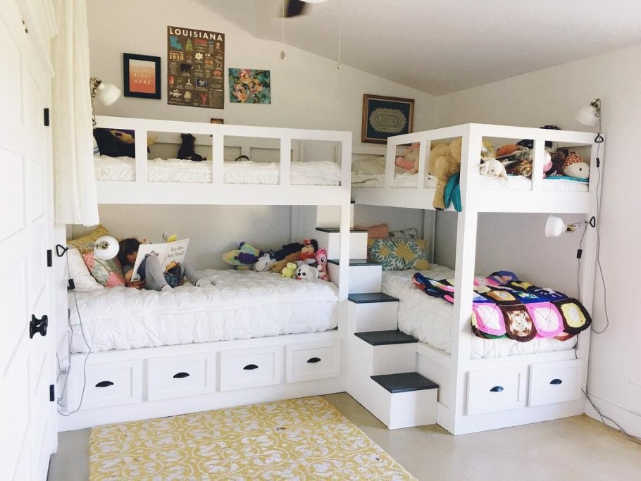 Кровать для четверых