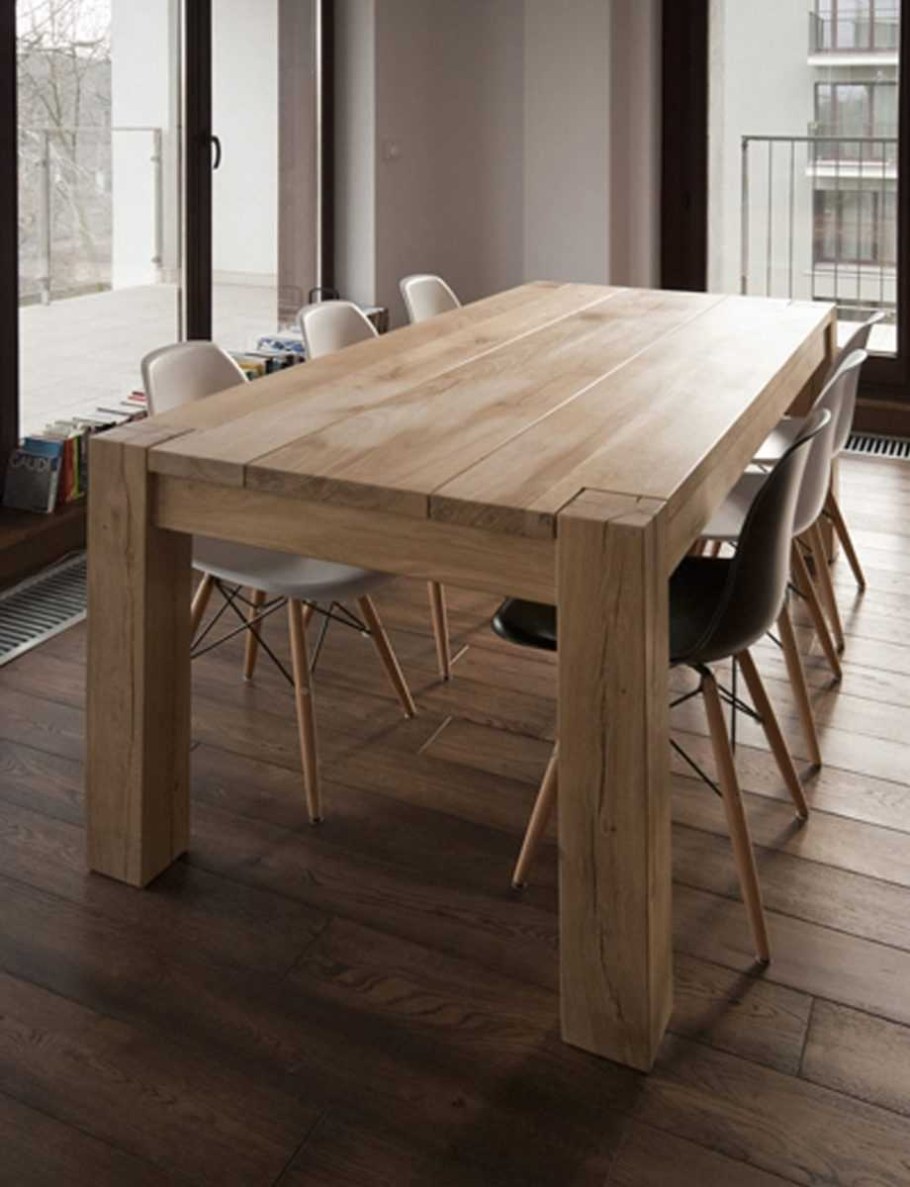 Стол из дерева