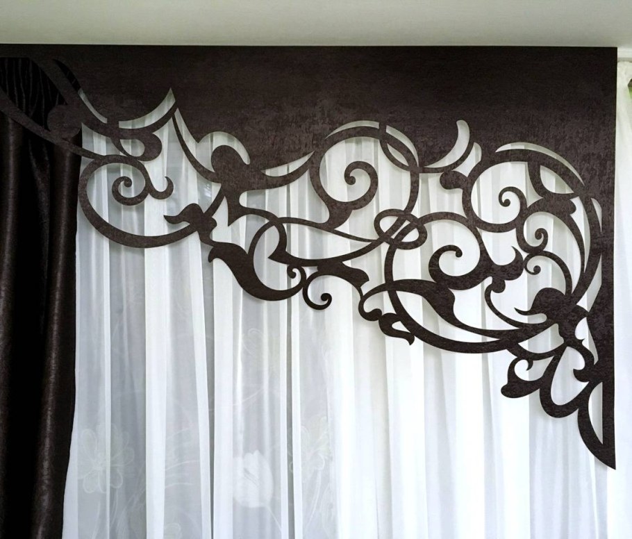 Резной ламбрекен