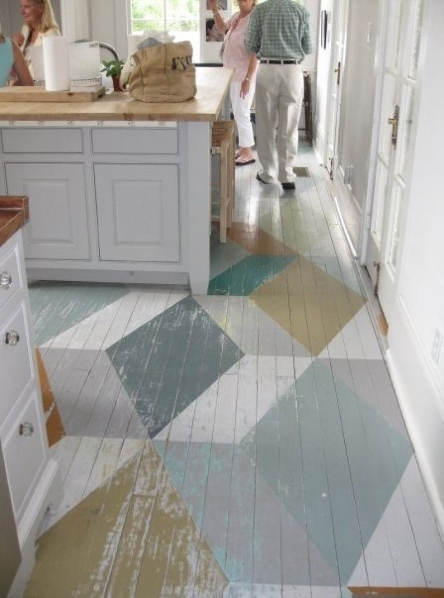 Покраска старого паркета