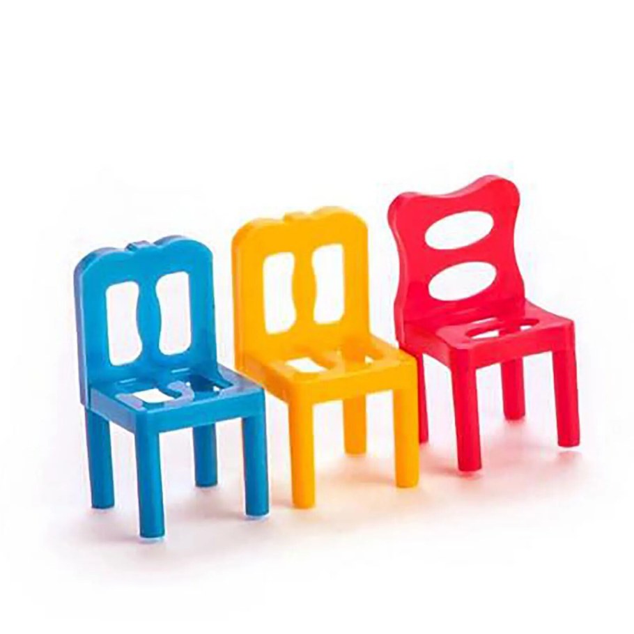 Стул из игрушек