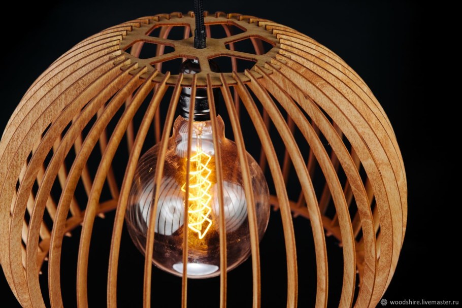 Плафон из дерева