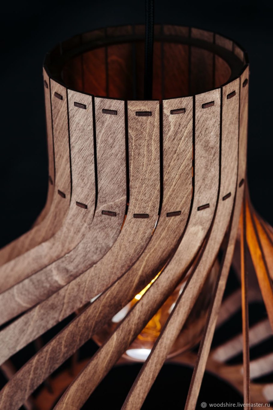Торшер из дерева