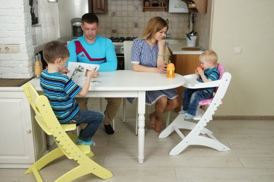 Растущий стульчик два кота m1