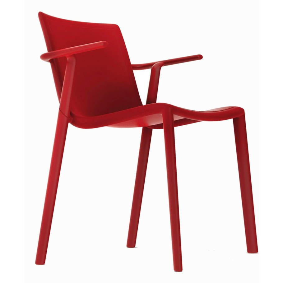 Пластиковые стулья для кафе