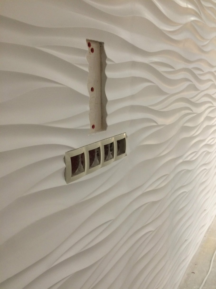 Розетки в гипсовых панелях