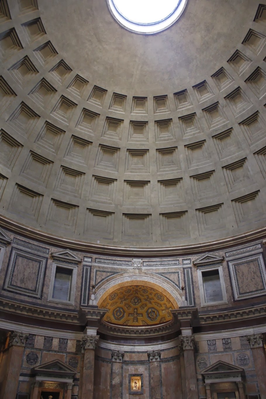 Пантеон в Москве