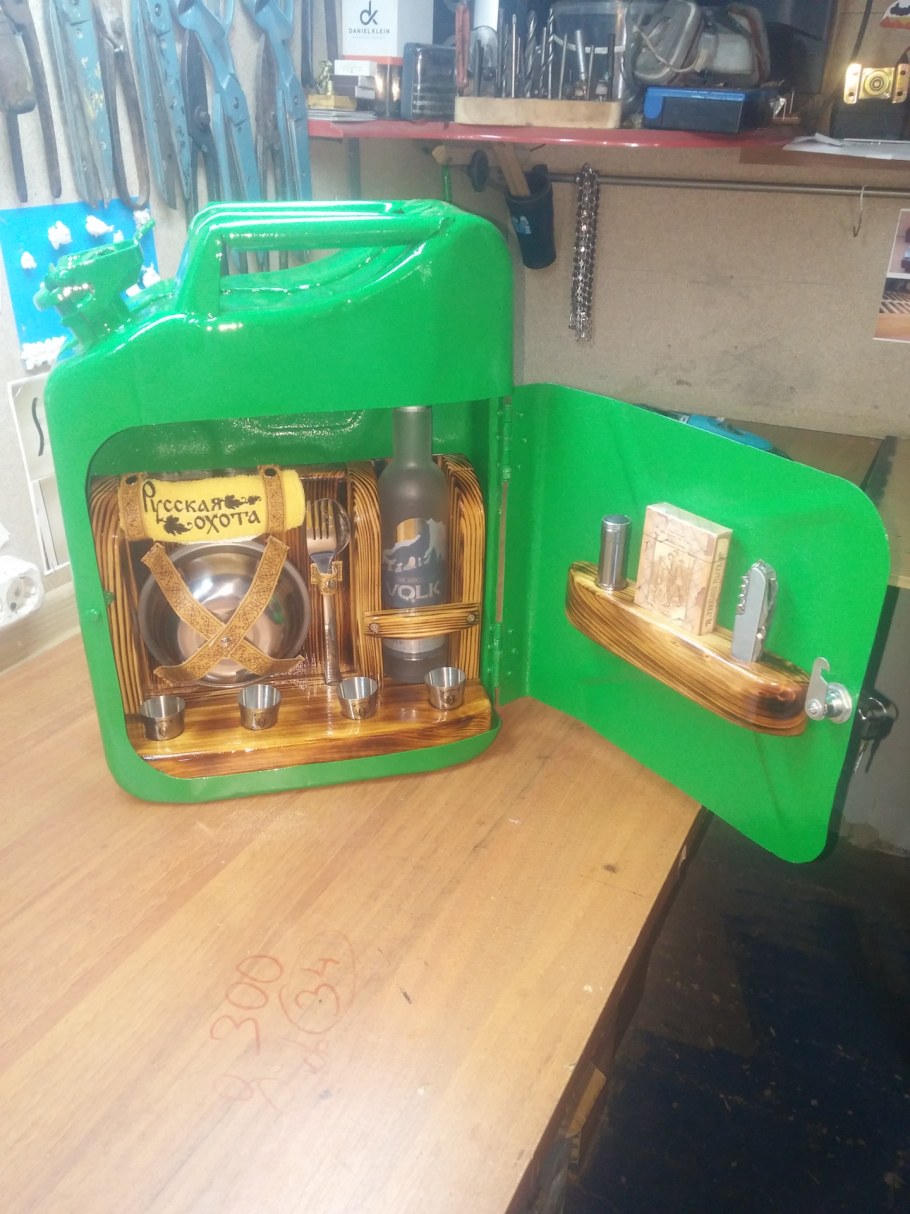 Бар из канистры 20 литров