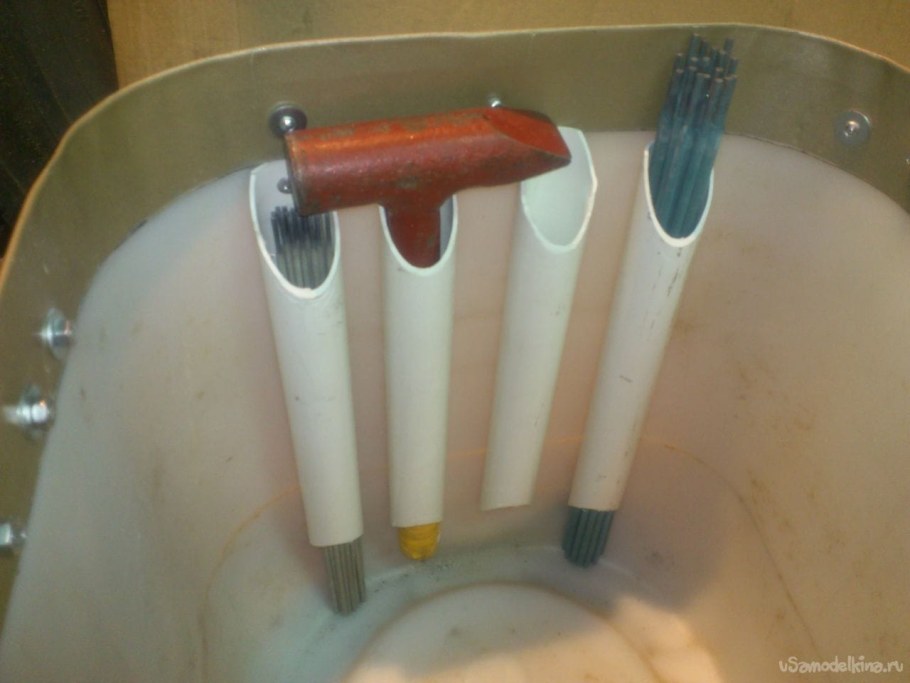 Ящик для сварочника из канистры