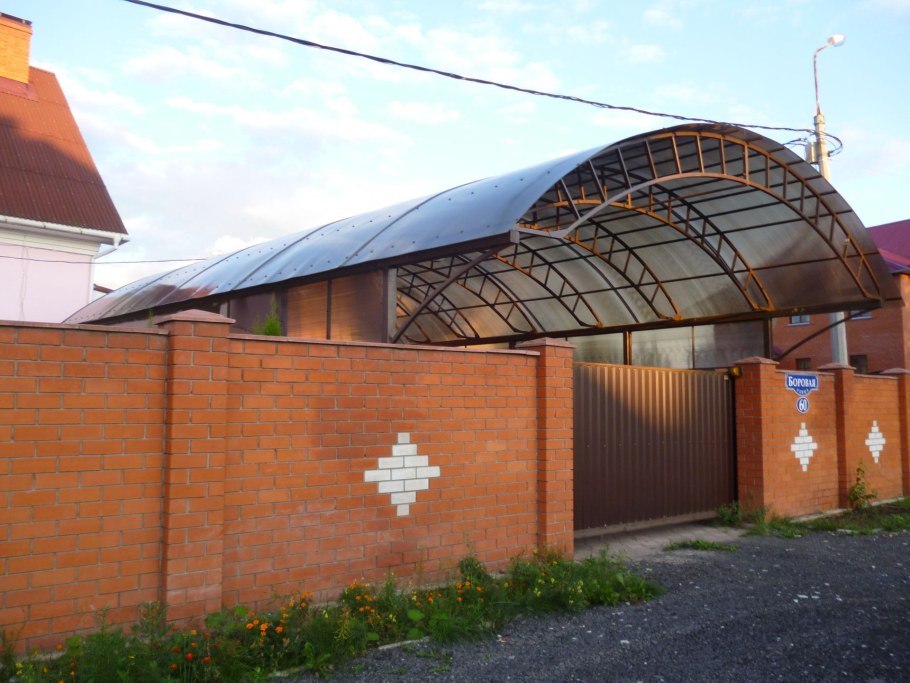 Навес с арочной крышей