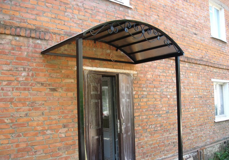 Крыльцо с навесом