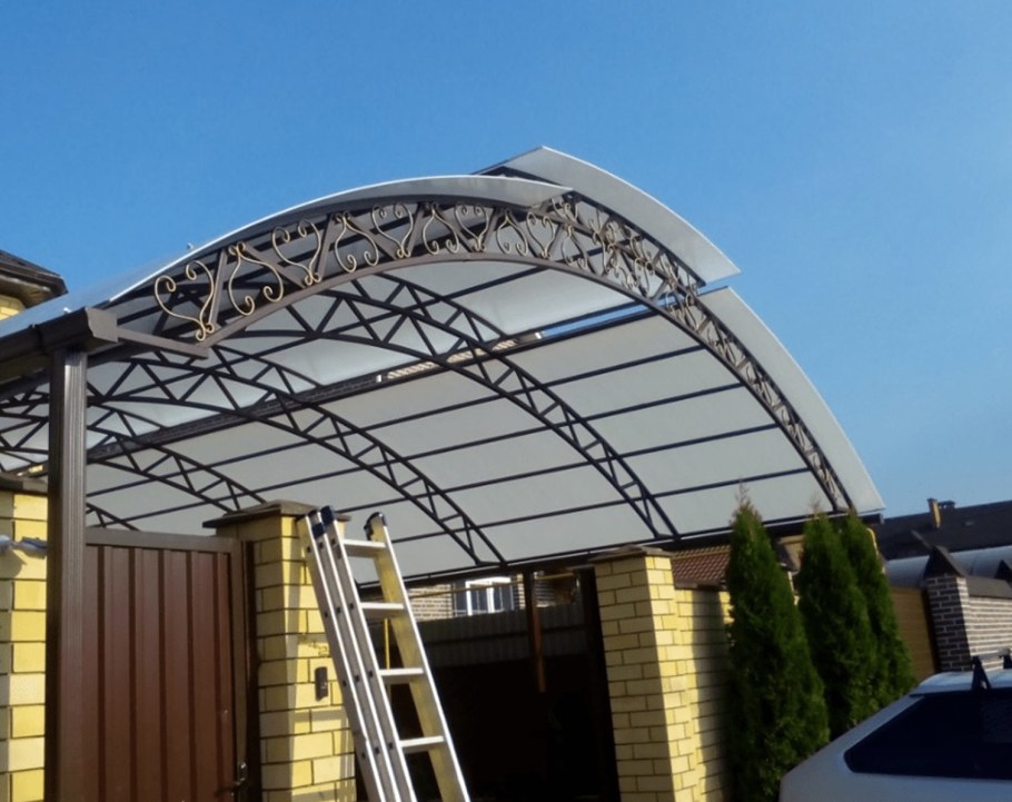 Навес полукруглый из поликарбоната