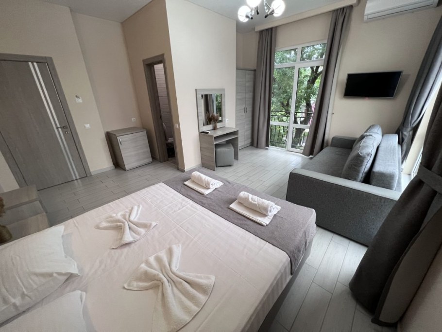 Номера в ласточки на вид к морю