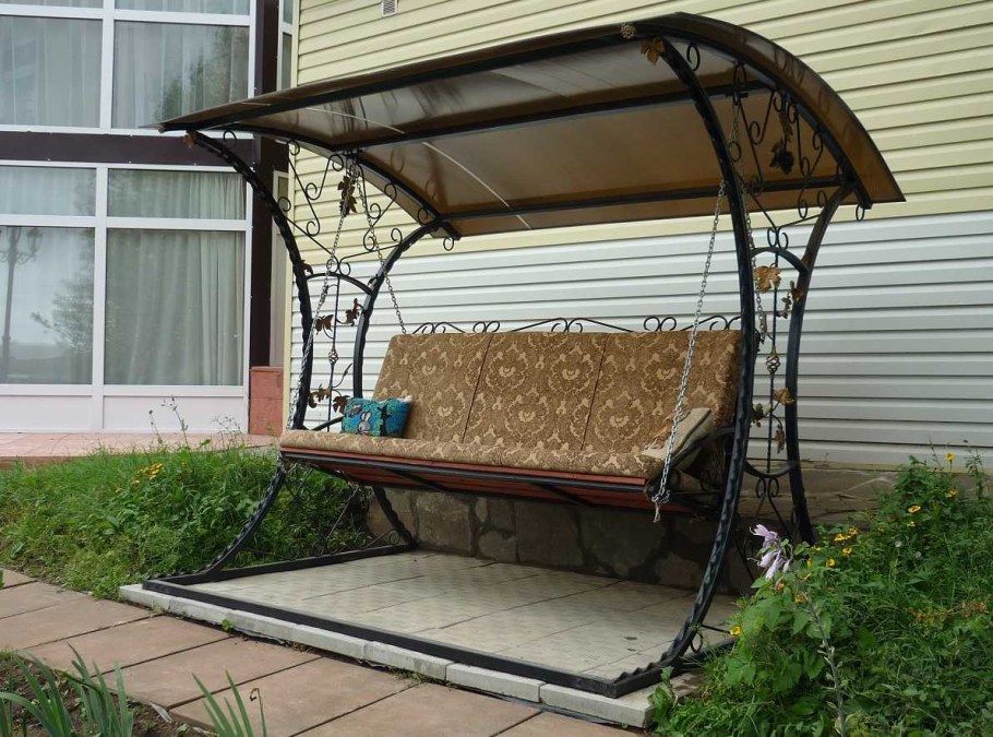 Навес над качелями