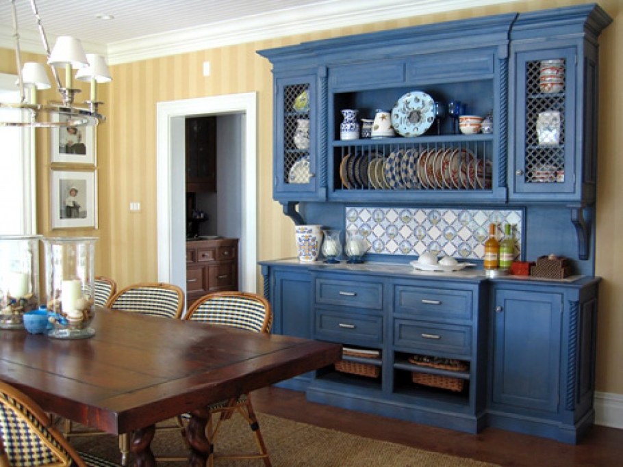 Буфет в стиле Кантри