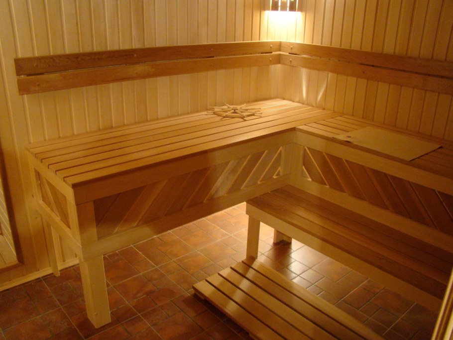 Полок в сауне
