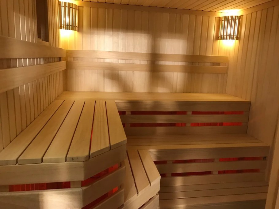 Отделка бани липой