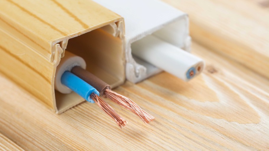 Короб для прокладки кабеля