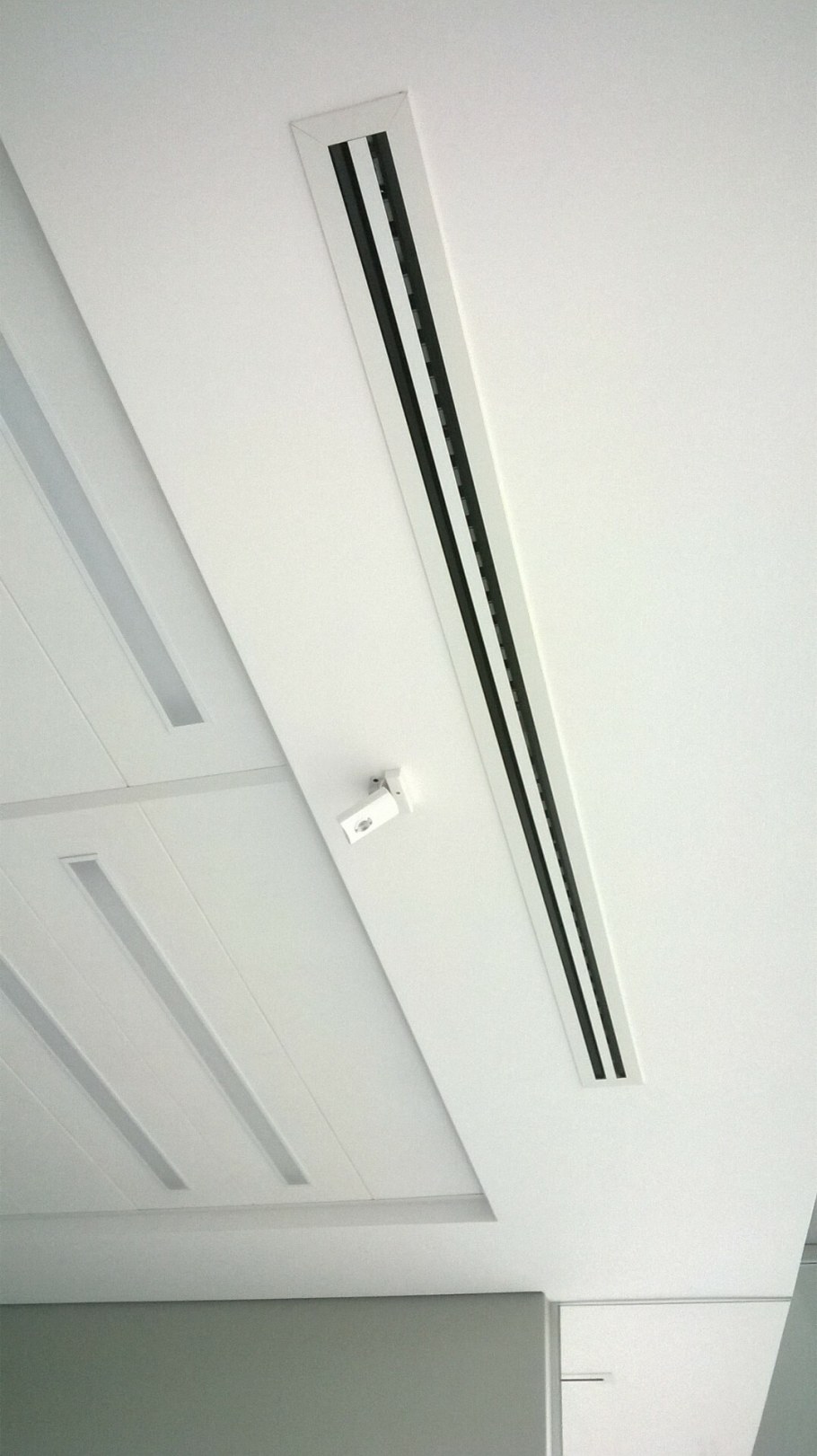 Щелевые решетки Systemair HELLA