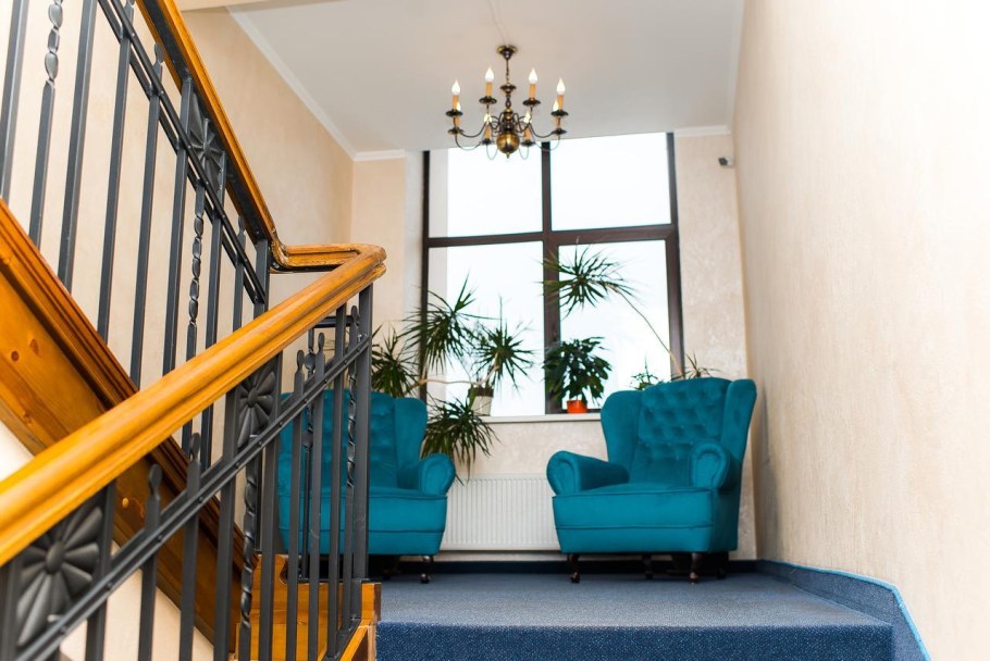 Двухэтажная гостиница в Пскове