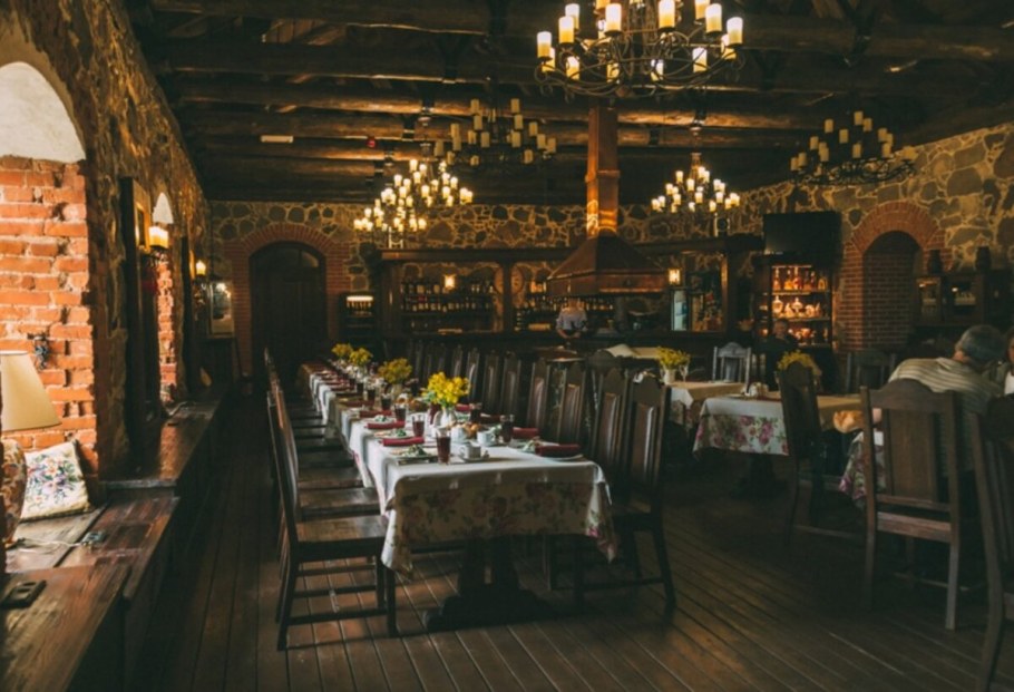 Ресторан Амбар под дубами Пушкинские горы