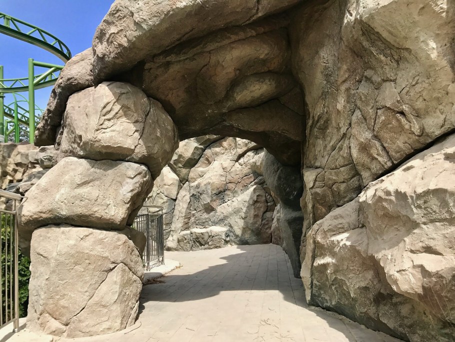 Грот из булыжника парк Стоу