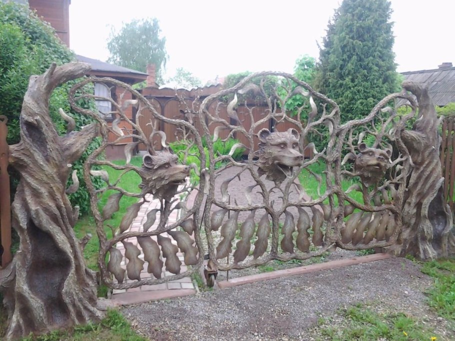 Необычные ворота