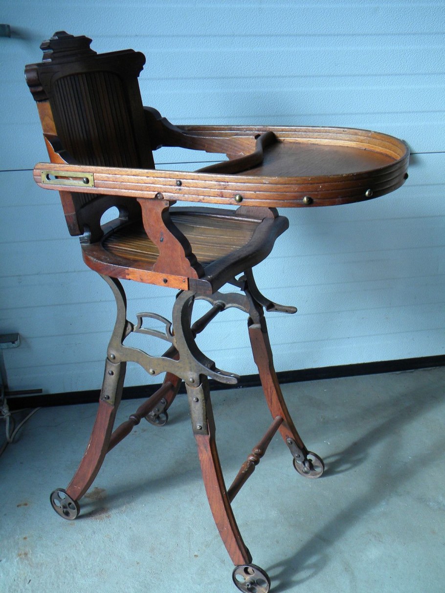 Старинный детский стул