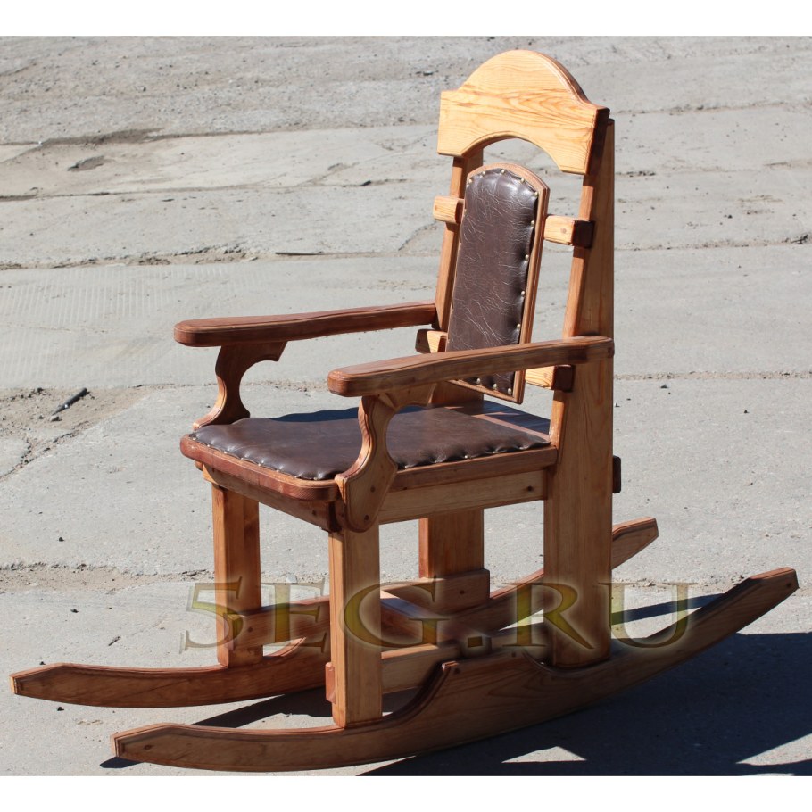 Кресло качалка из дерева под старину