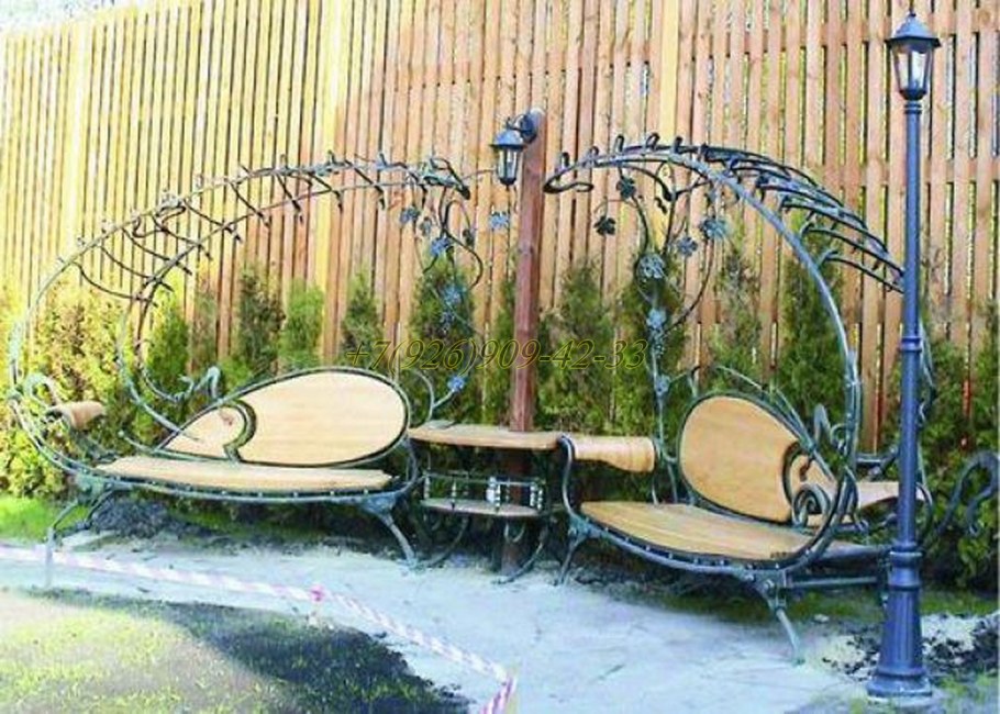 Пергола кованая со скамейкой и мостик