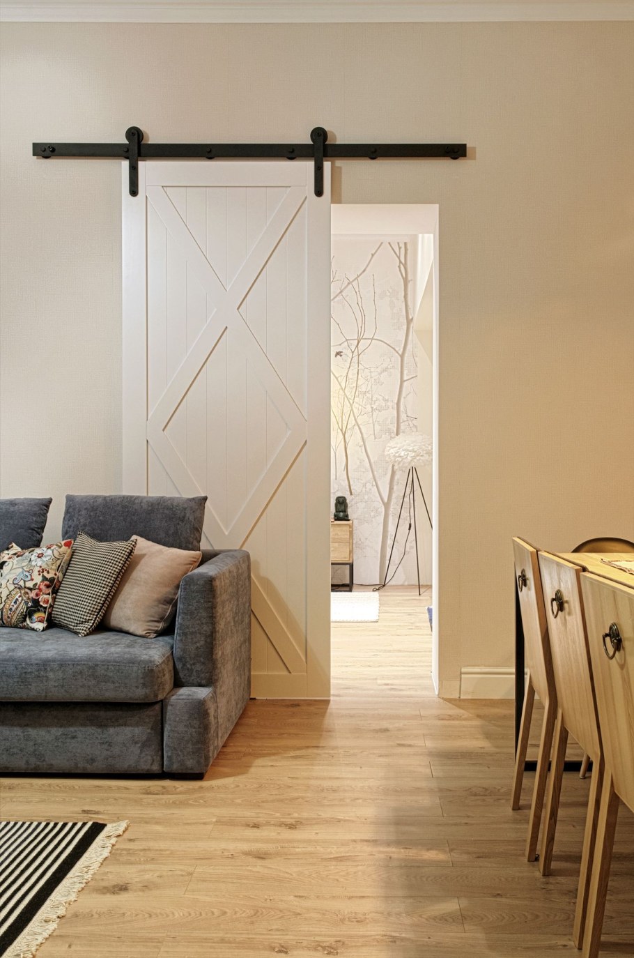 Амбарная сдвижная дверь