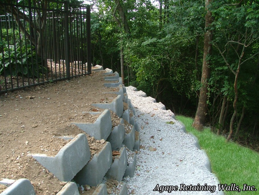 Террасирование склонов бетонными БЛОКАМИ