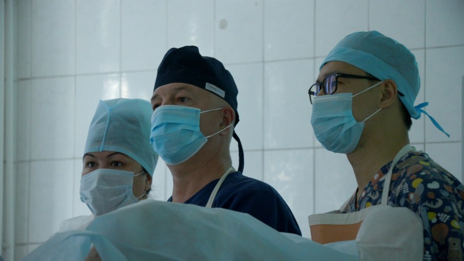 Кому краевая больница оказывает медицинскую помощь