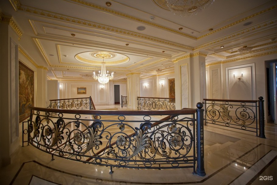 Кованная лестница Эрмитаж