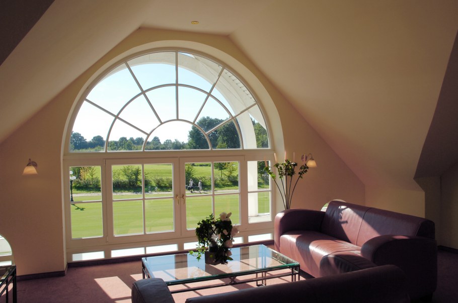 Полукруглое окно