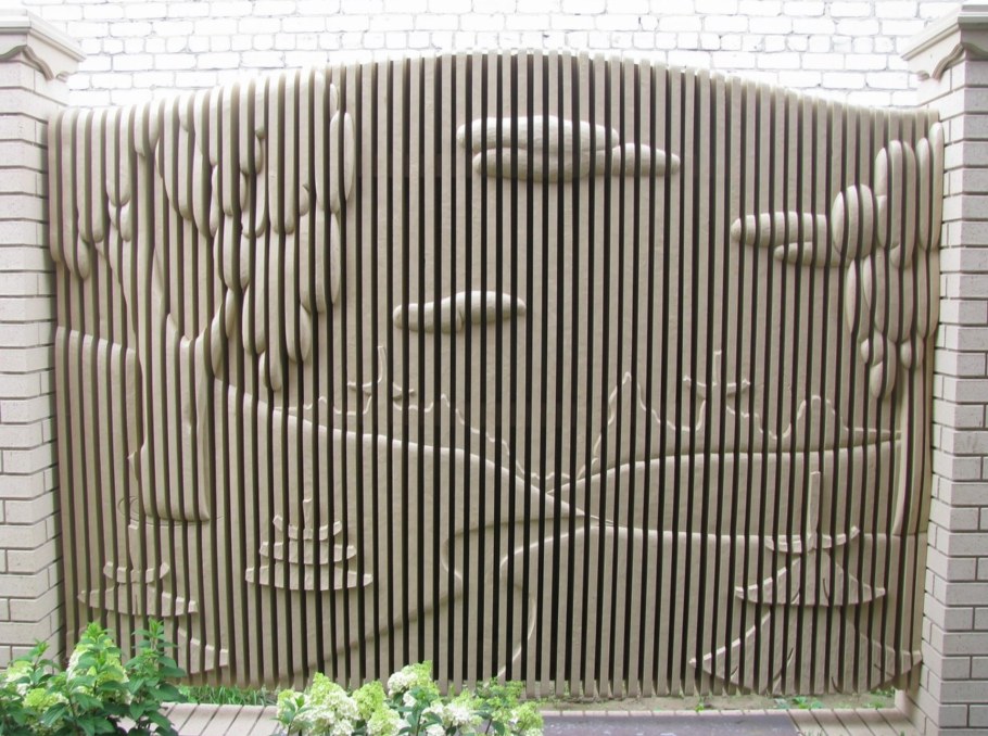 Объемный деревянный забор