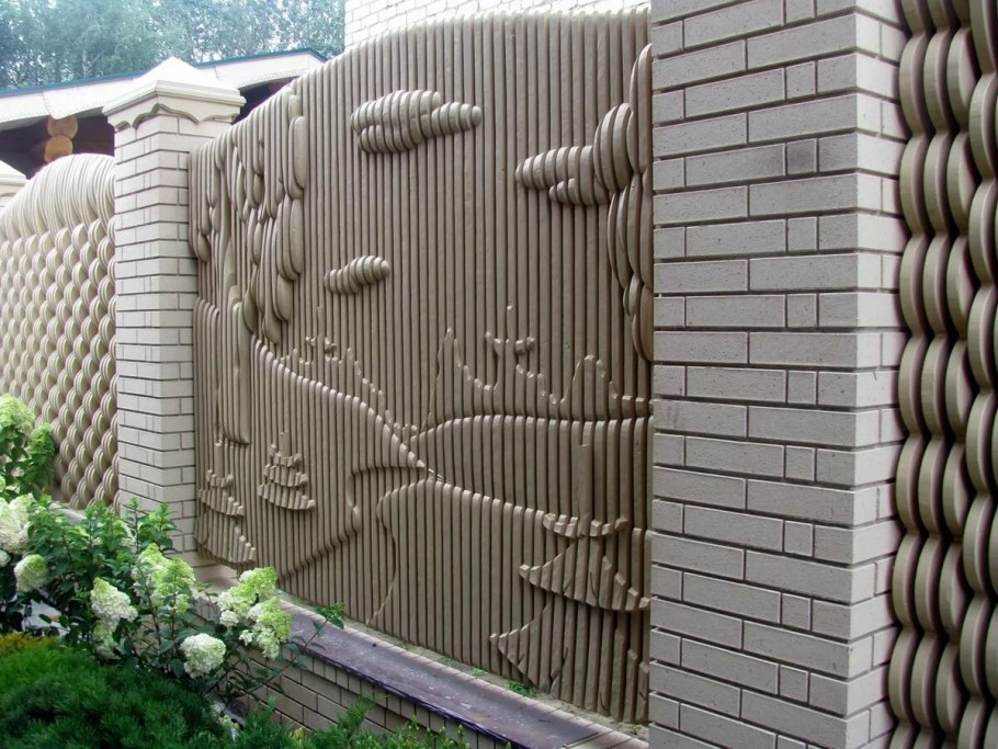 Рельефный забор