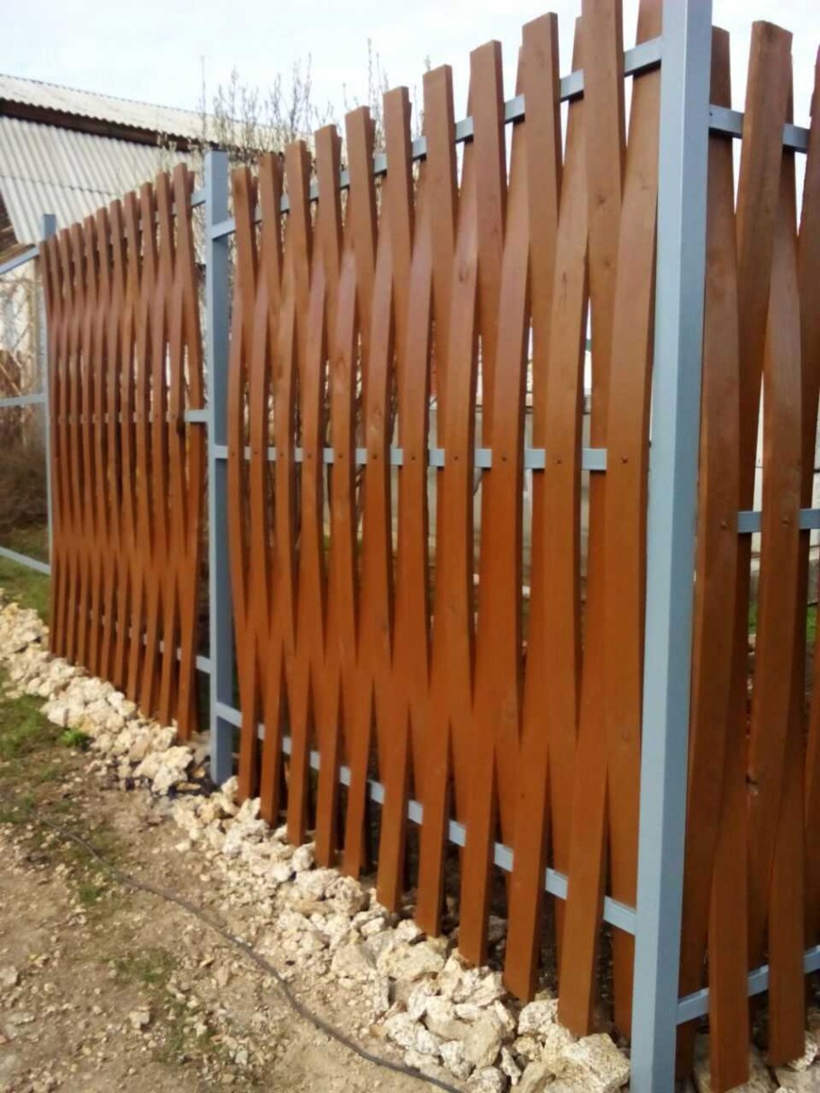 Деревянный забор