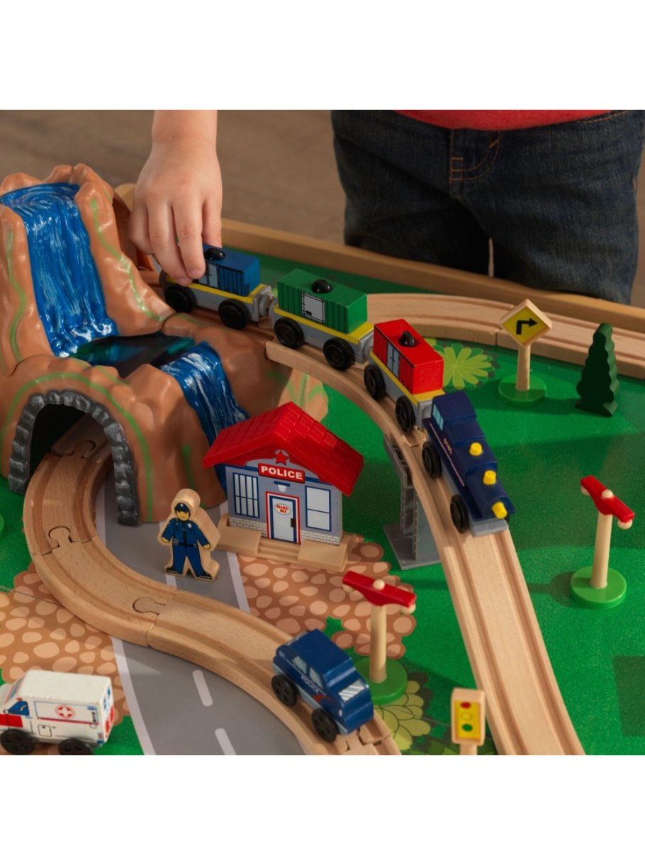 Игровой набор kidkraft "горный тоннель" (Waterfall Junction Train Set & Table)