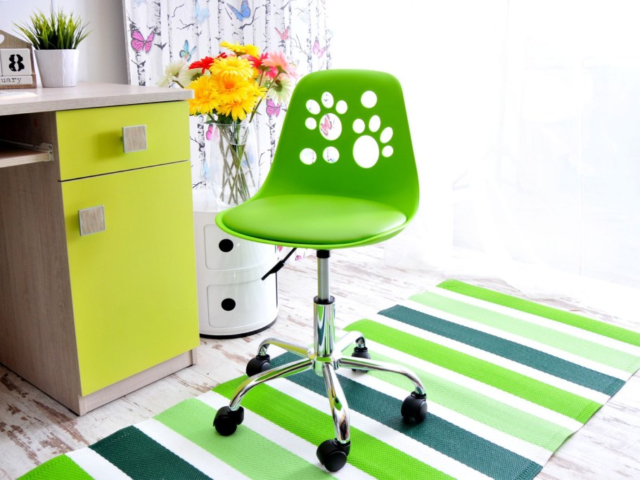 Стул для школьника зеленый