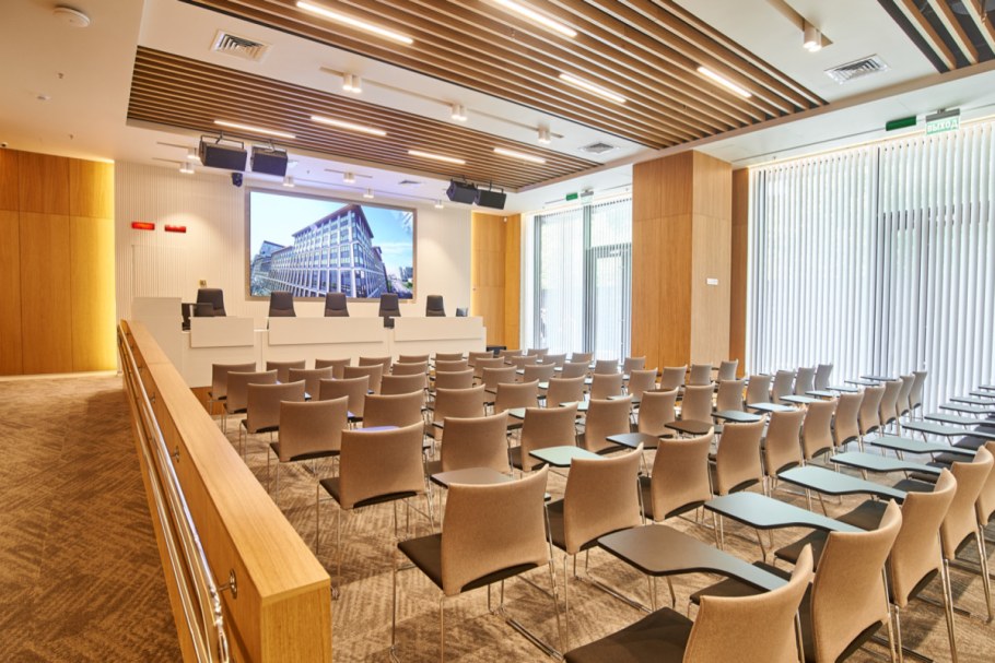 Искра Спейс