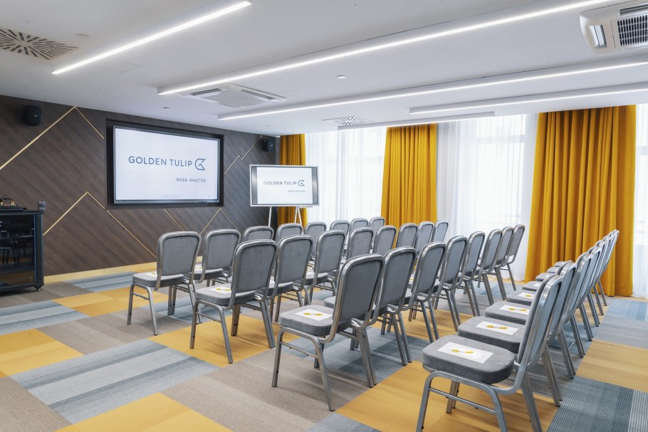 Golden Tulip Rosa Khutor Hotel ресепшн