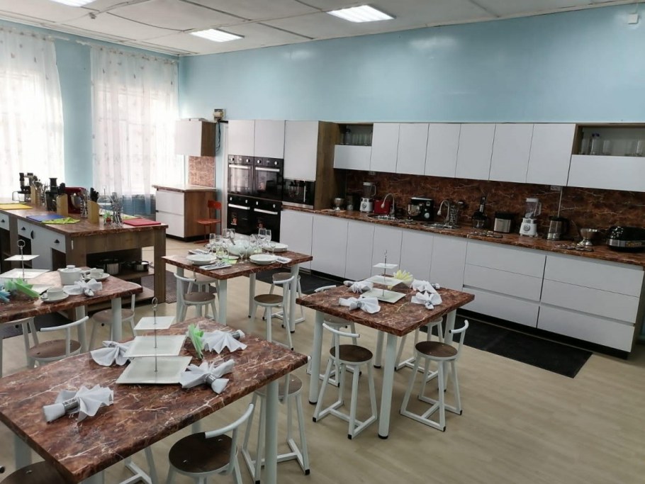 Если в 3 школе буфет города Харабали