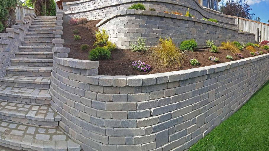 Подпорная стенка в городе