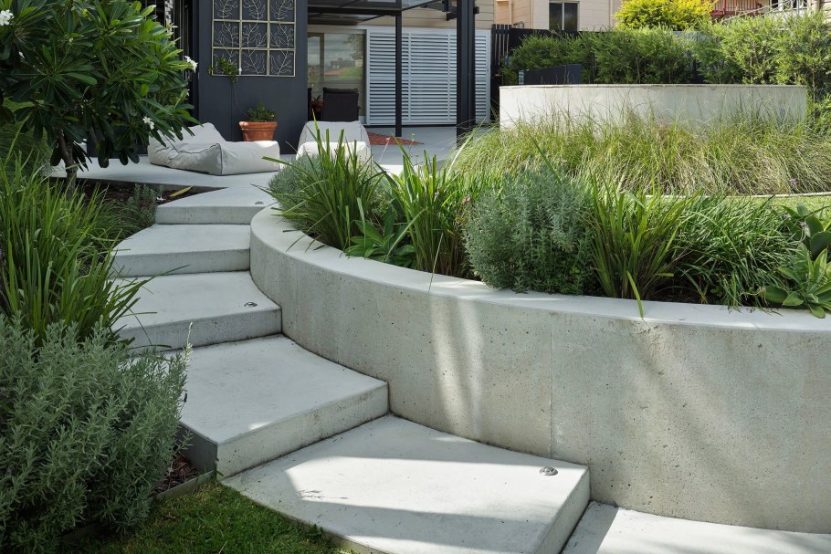 Пандусы на склоне в ландшафте