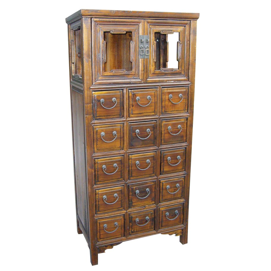 Старинный шкаф