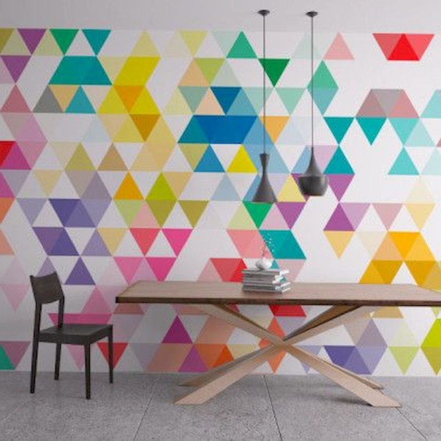 Геометрический узор на стене