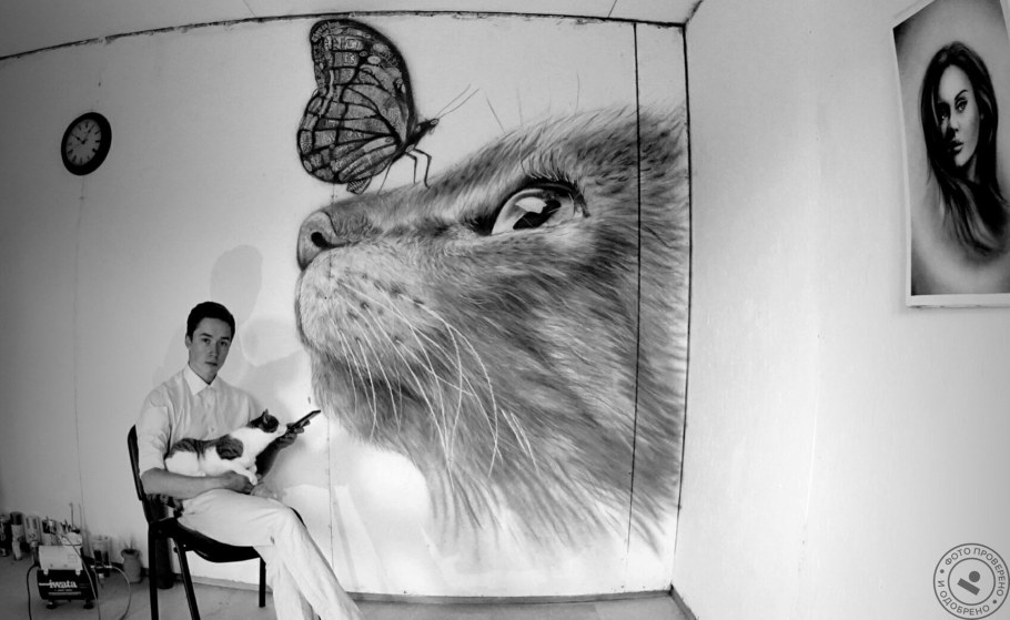 Роспись стен в квартире коты