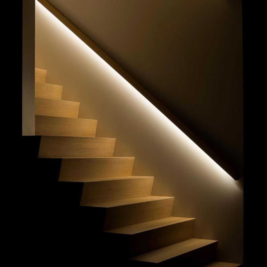 Подсветка лестницы на ступенях